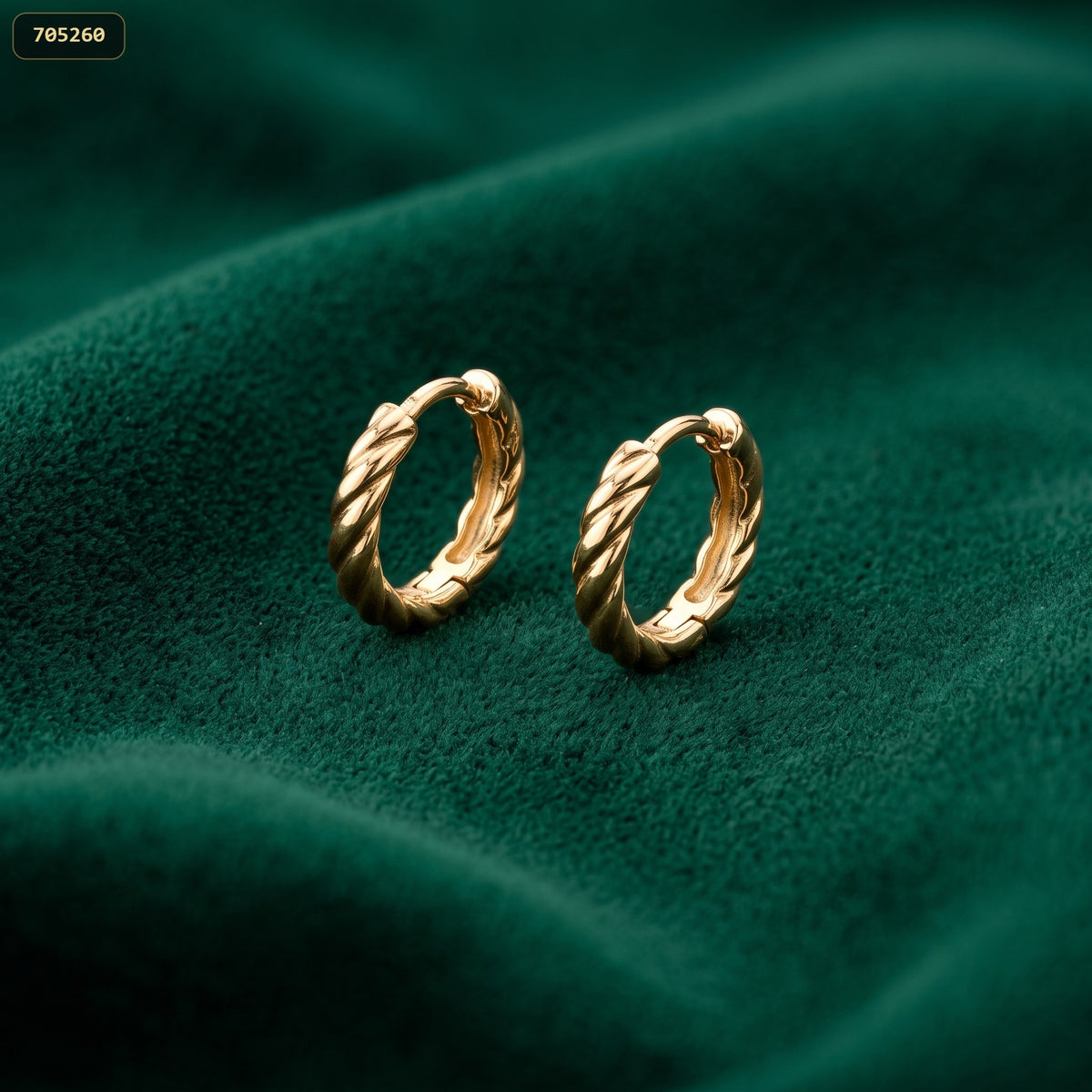 Candonga Huggie Trenzada 10*9MM G3MM - fondo verde