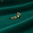 Candonga Huggie Zircones Esmeralda 9*8MM G3MM - fondo blanco