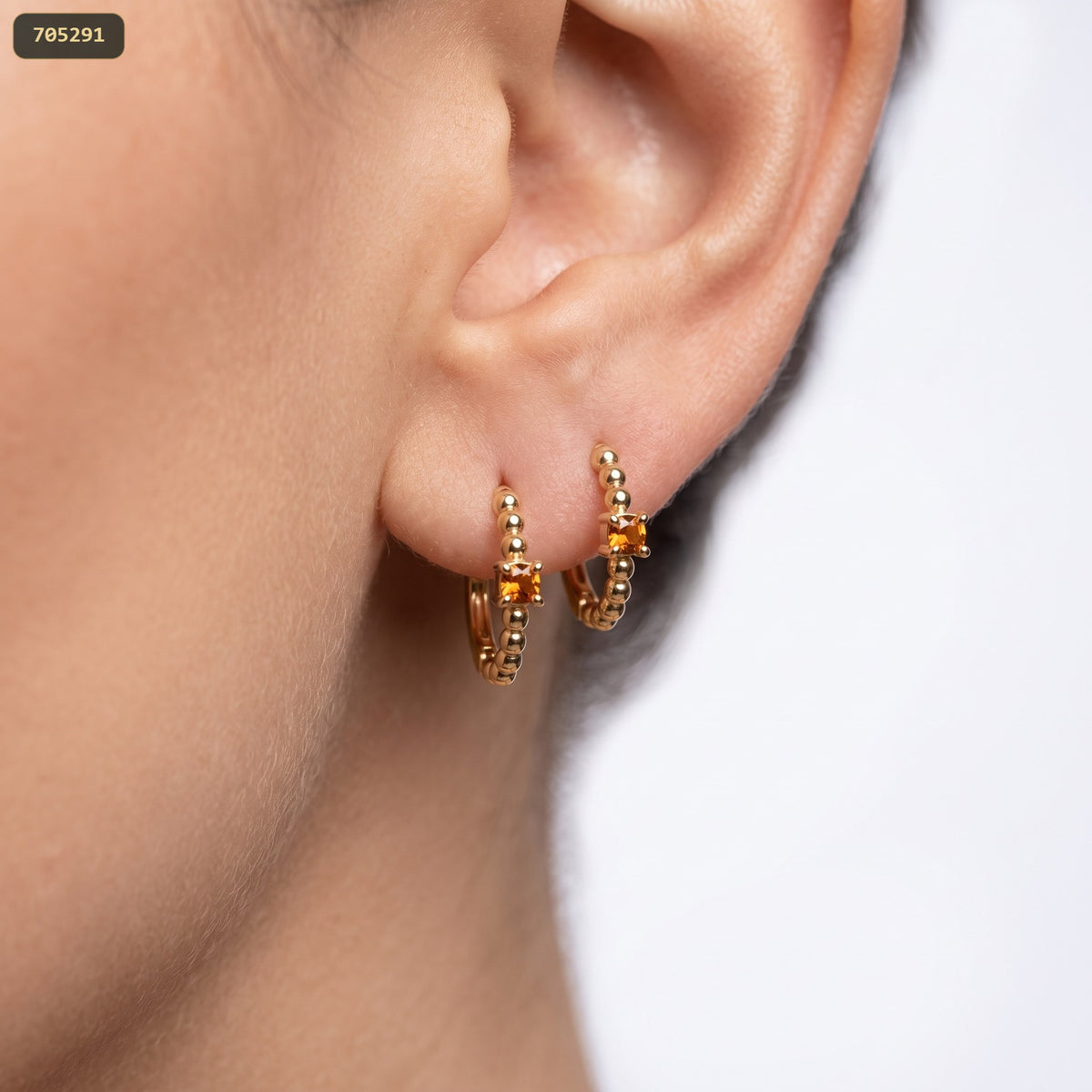 Arete Argolla 13MM Solitario Topacio - con modelo