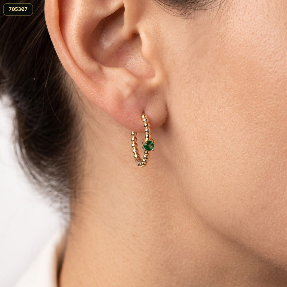 Arete Argolla 15MM con Solitario Verde - con modelo