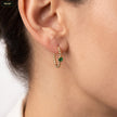 Arete Argolla 15MM con Solitario Verde - con modelo
