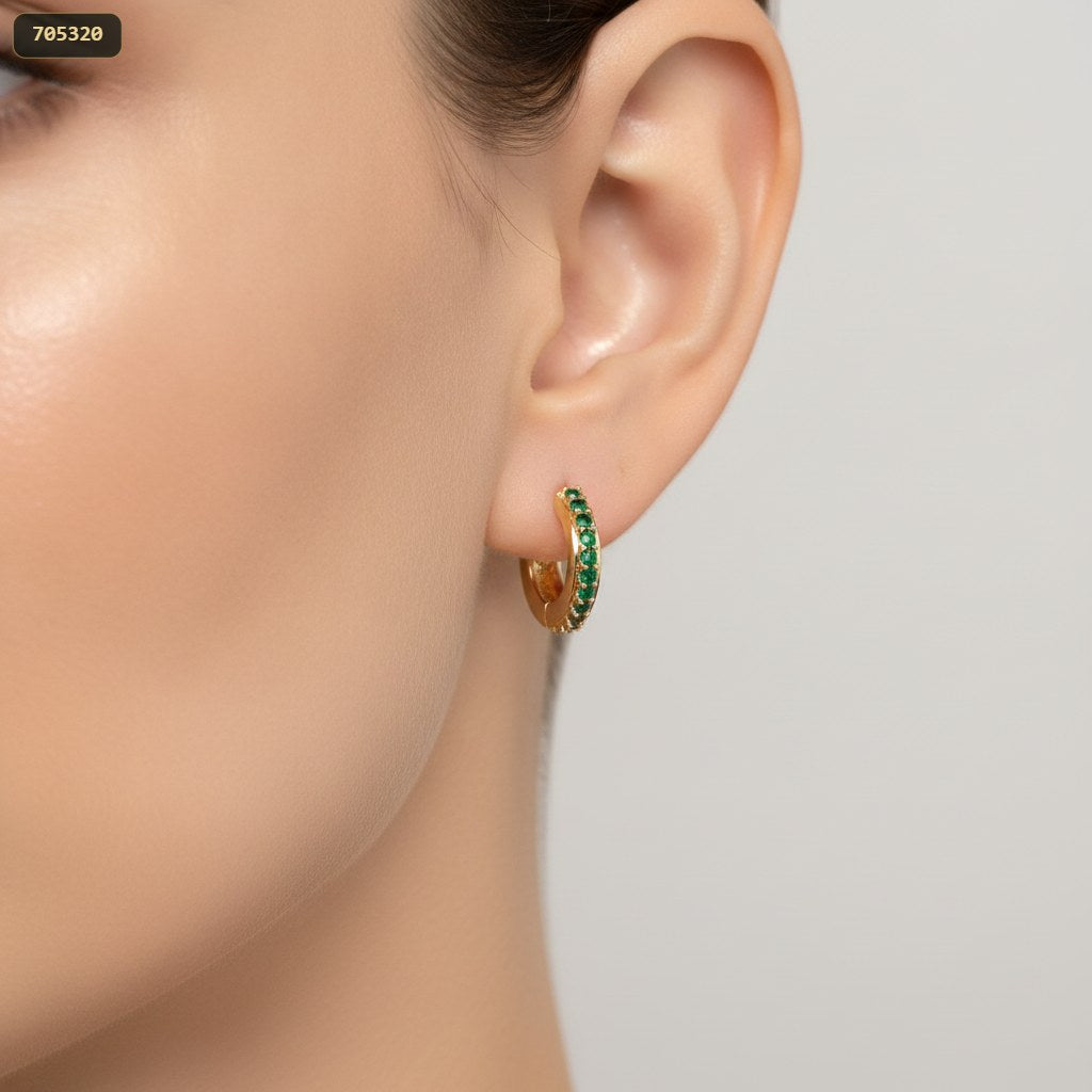 Arete Aro 10MM con Piedras Verde - con modelo