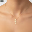Dije Cruz Trinidad Cristo 15MM - con modelo