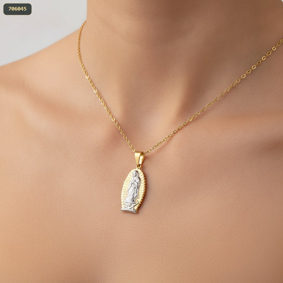 Dije Silueta Virgen Guadalupe 3.5CM - fondo verde
