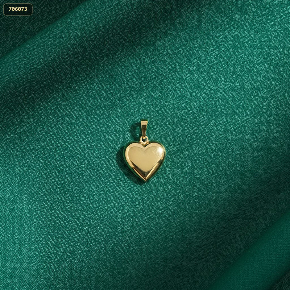 Dije Corazon Pomposo 27MM - con modelo
