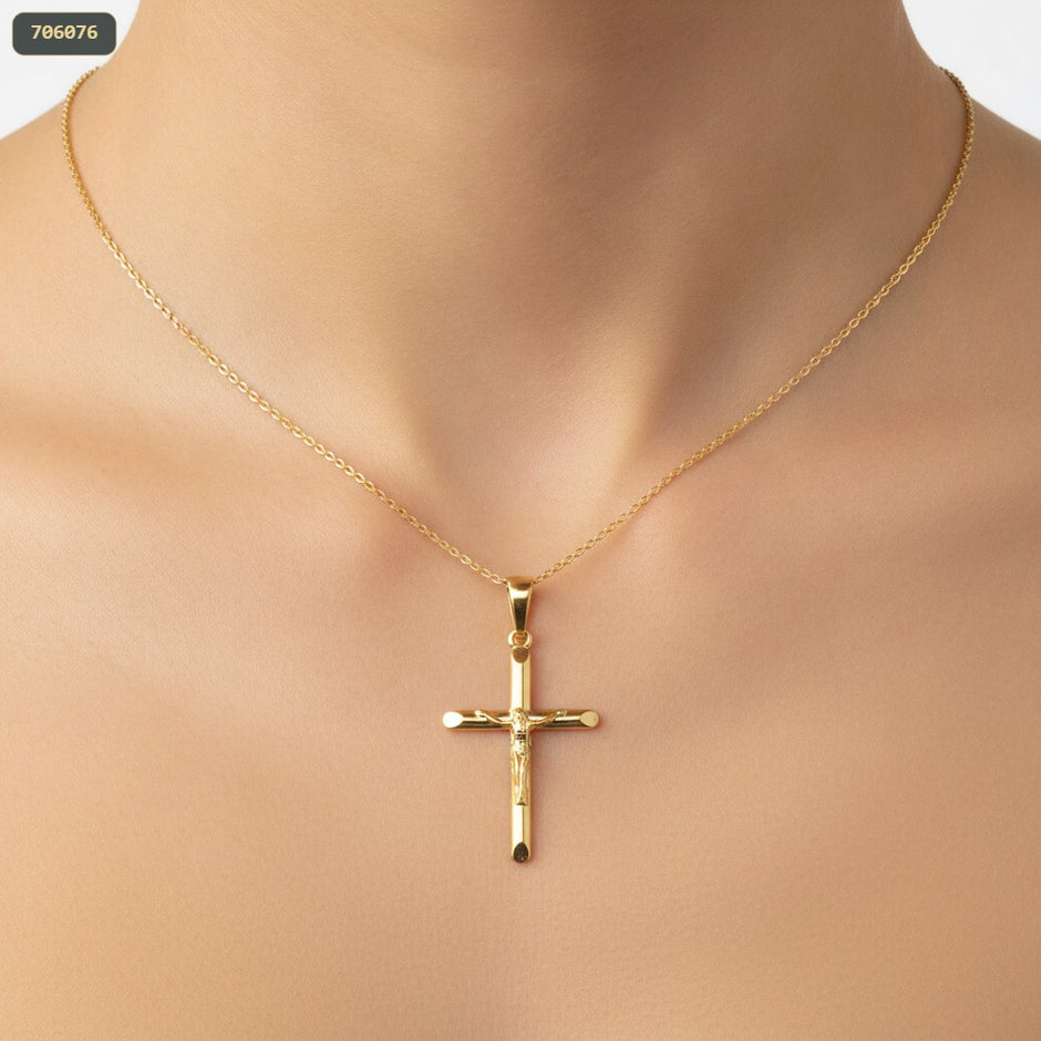 Dije Cruz Cristo 30.5*16MM Puntas Planas - con modelo