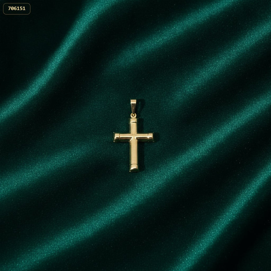 Dije Cruz Cilindrica 2.5CM - fondo verde
