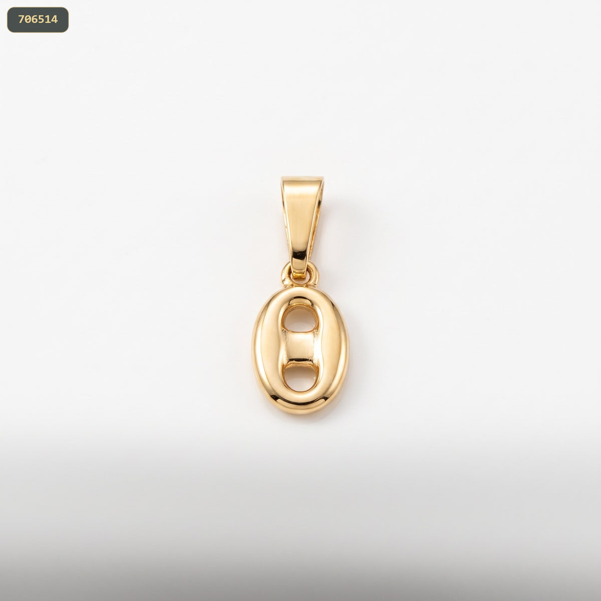 Dije Gucci 9.8MM - fondo blanco