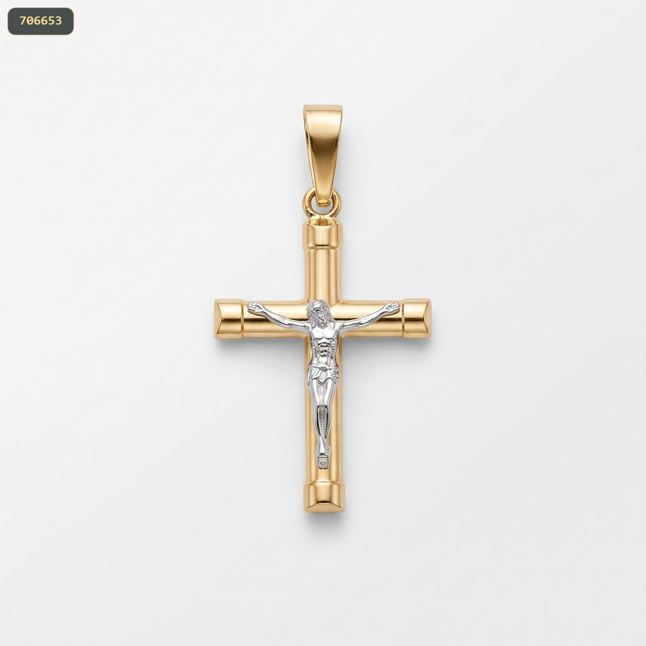 Dije Cruz Semi Cilindrica Cristo Plateado Puntas Redondas - fondo blanco