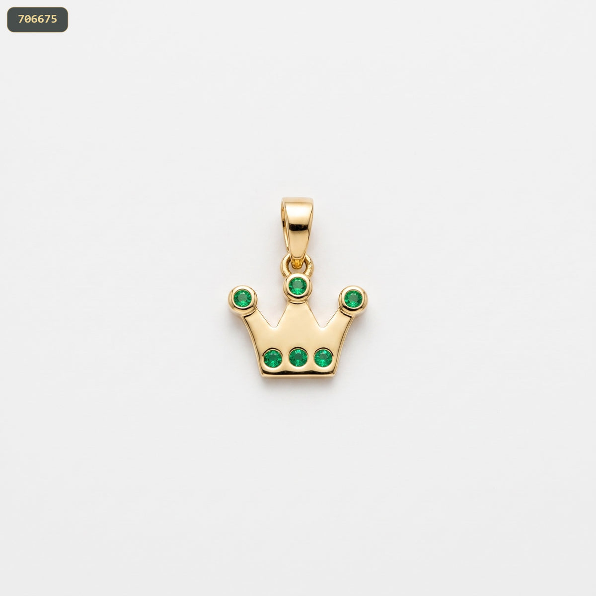 Dije Corona con 6 Piedras Zircón Verde - fondo blanco