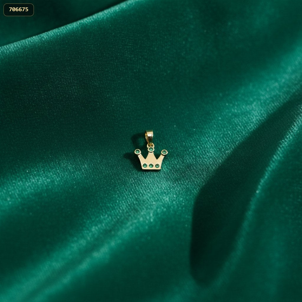 Dije Corona con 6 Piedras Zircón Verde - fondo verde
