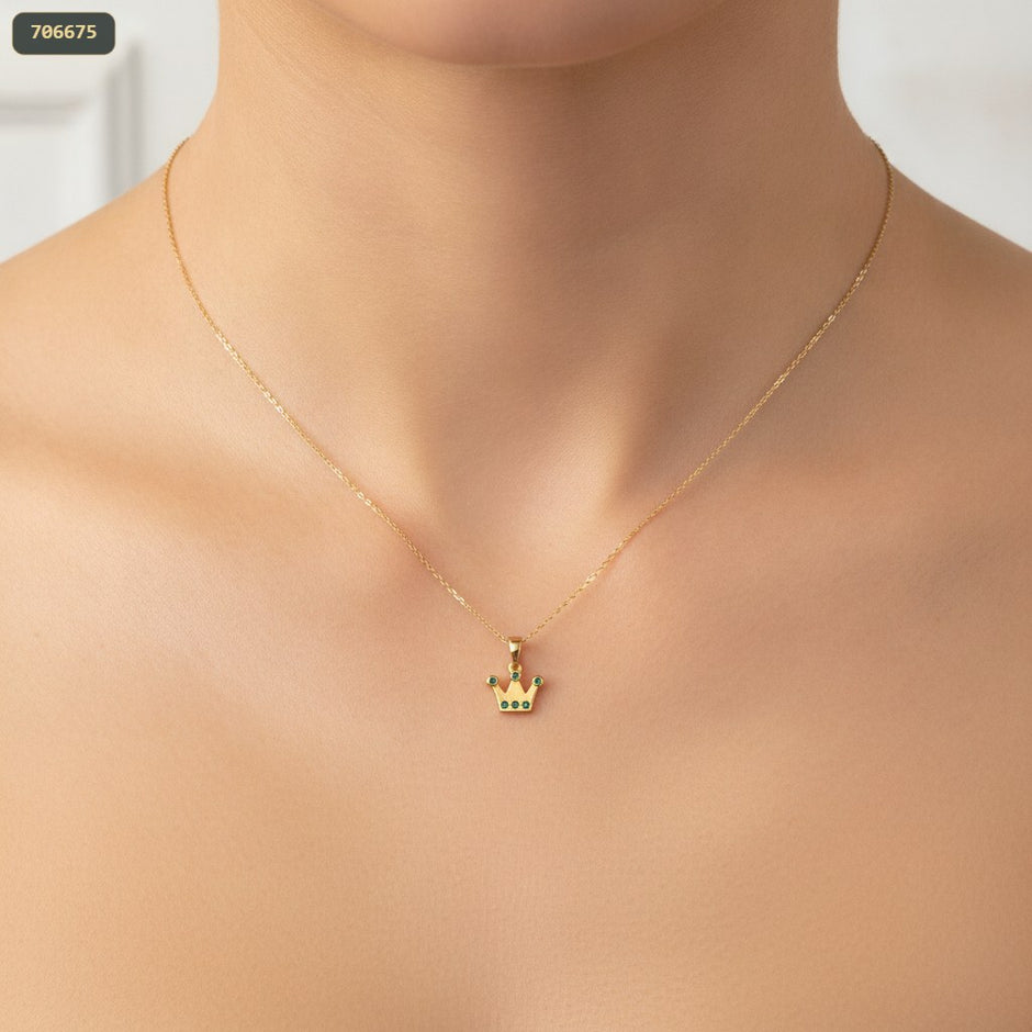 Dije Corona con 6 Piedras Zircón Verde - con modelo