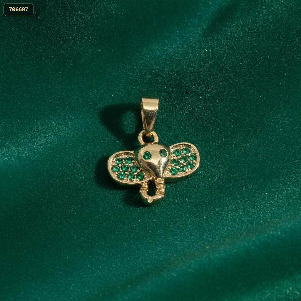 Dije Elefante con Zircones Verdes - fondo verde