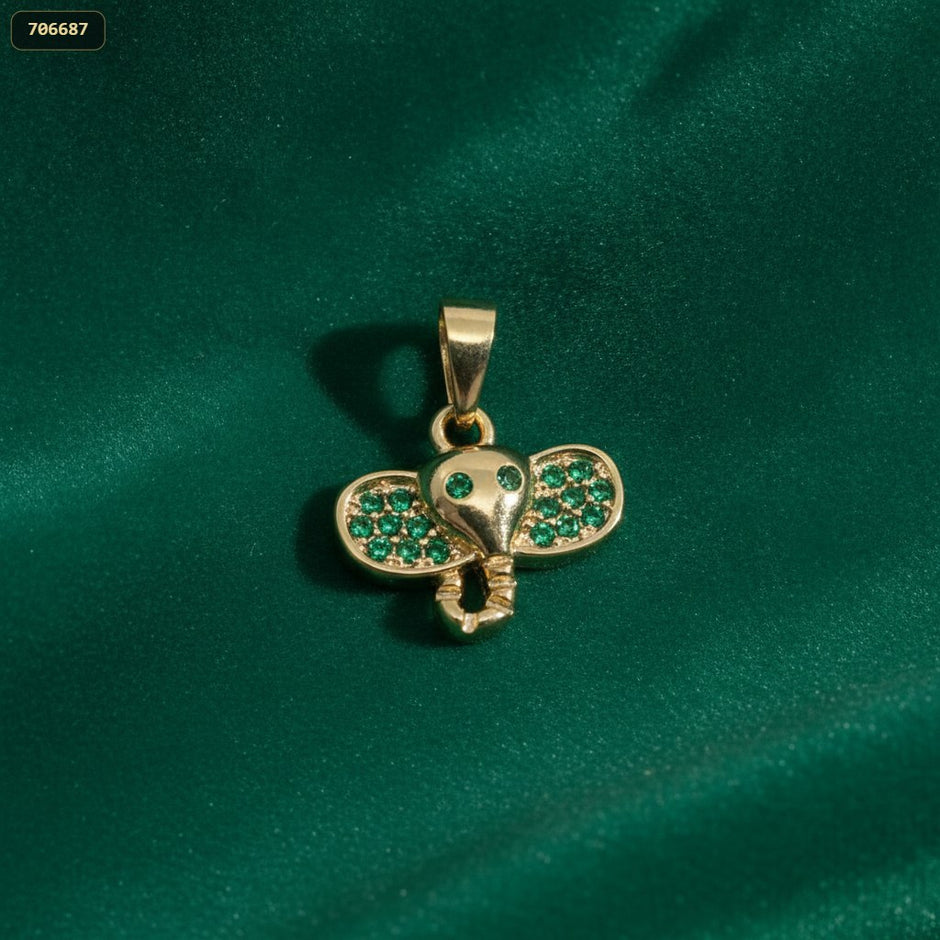 Dije Elefante con Zircones Verdes - fondo verde