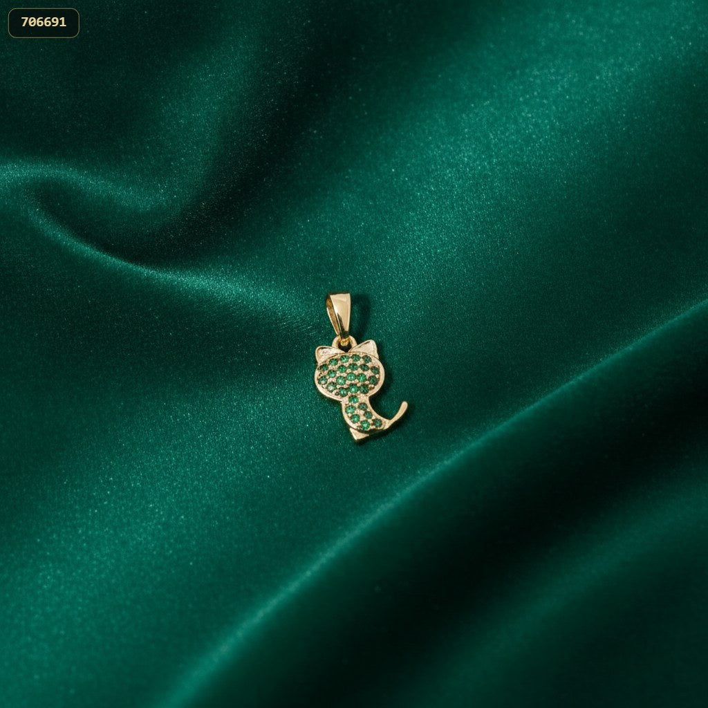 Dije Gato con Piedra Verde - fondo verde