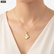 Dije Trébol Doble Diamante - con modelo
