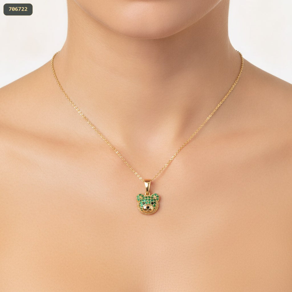 Dije Cara Oso con Zircones Verdes y Plateados - con modelo