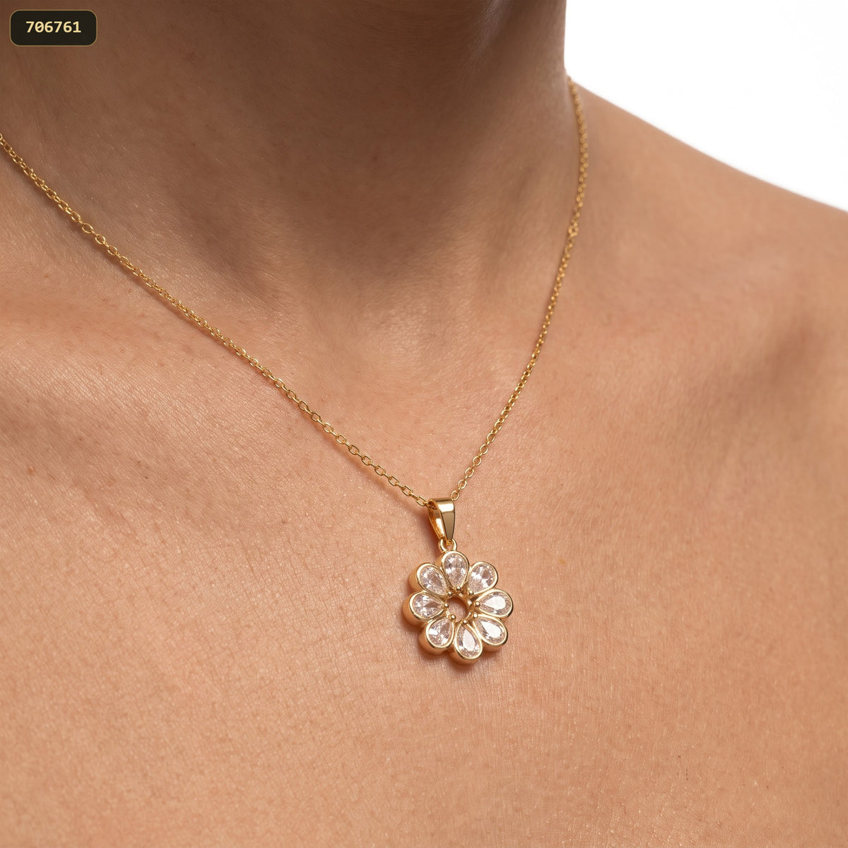 Dije Flor Gotas de Zircon - con modelo