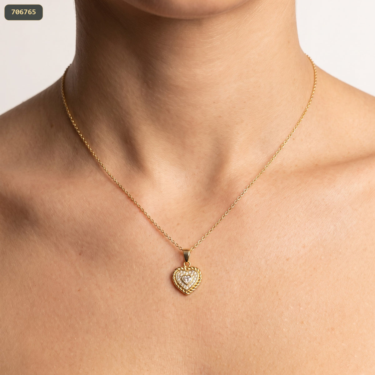 Dije Corazon Cristal Borde Detalles Lt 11*21MM - fondo verde