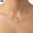 Dije Medalla Guadalupe 16MM Borde Colores - con modelo