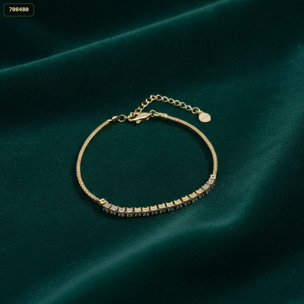 Pulsera Cola Ratón con 17 Piedras - con modelo