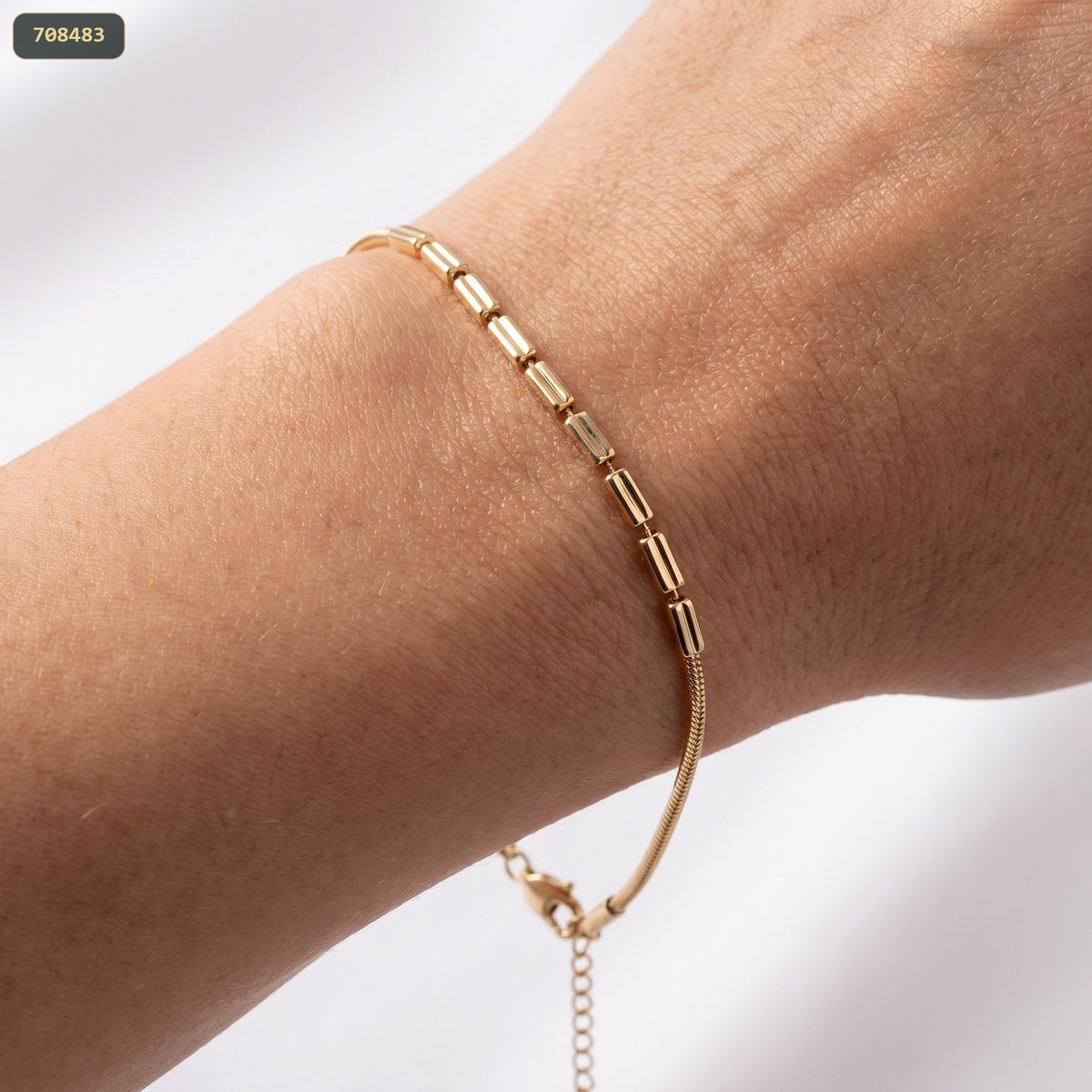 Pulsera Cola Raton Centro Tipo Baguette 2.3MM*17CM con Ext - con modelo