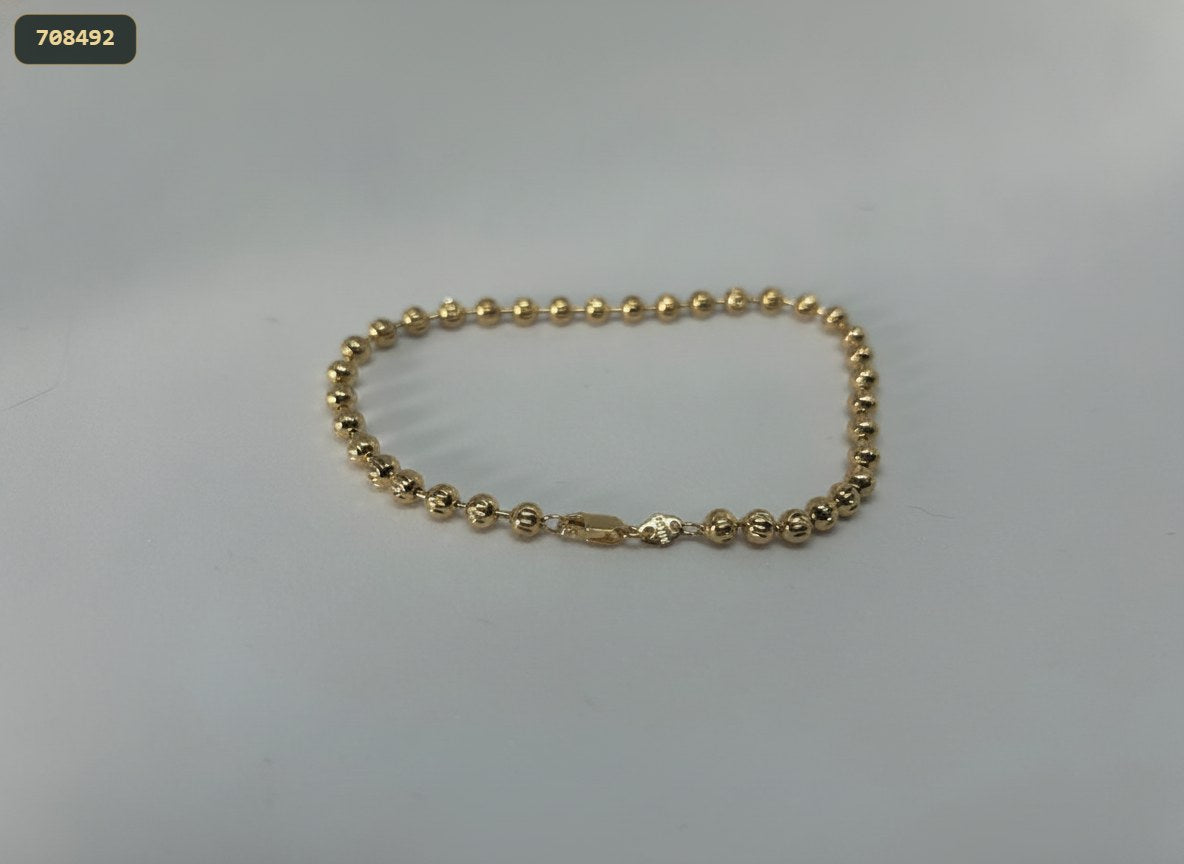 Pulsera de Latón con Bolitas Diamantadas Rayadas de 4 Mm 21CM - fondo verde