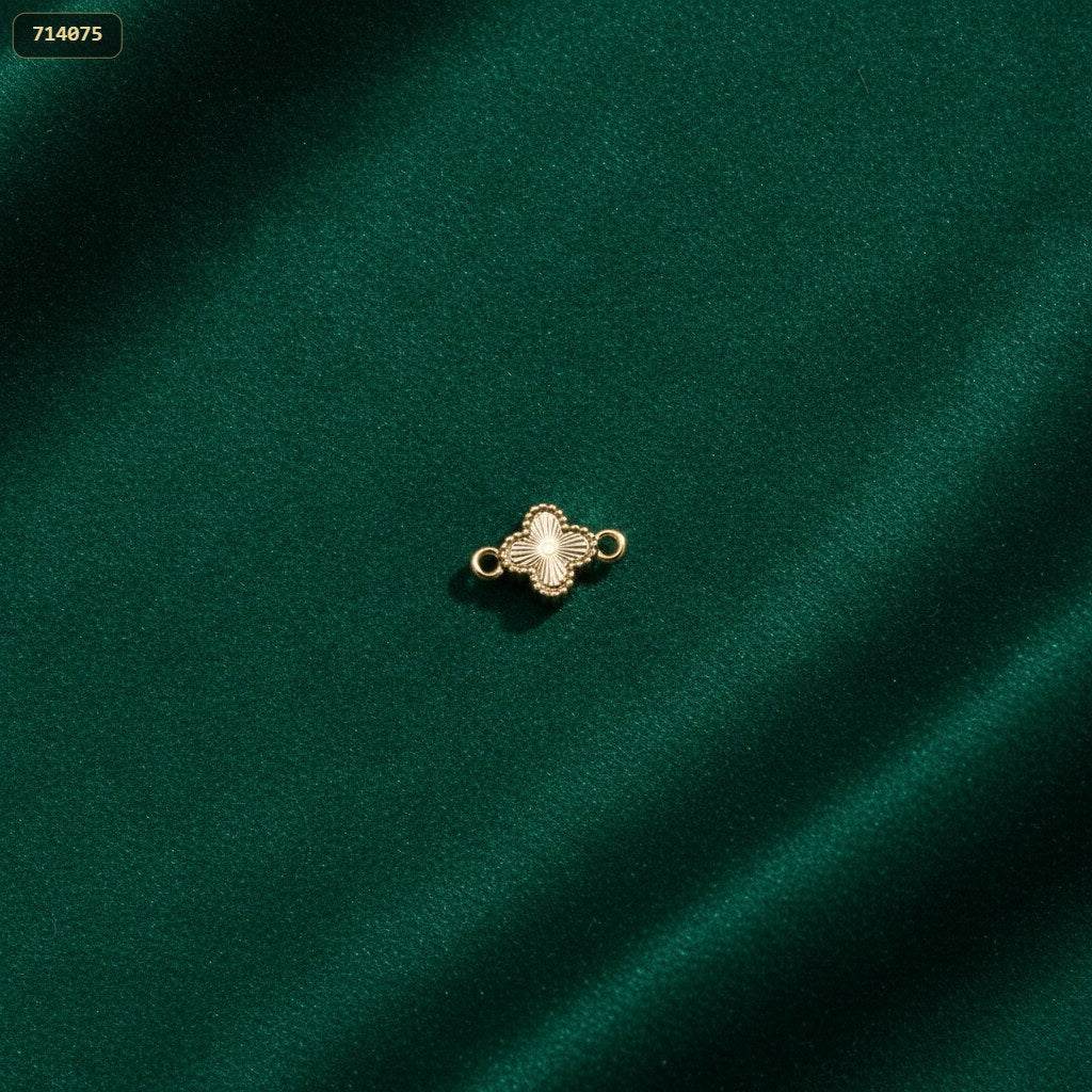 Pasante Corazon 8*8MM Zircones Cubicos - fondo verde